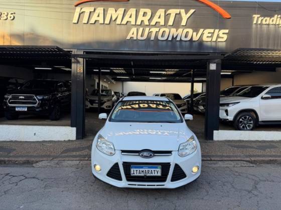 FORD FOCUS 1.6 SE 16V FLEX 4P POWERSHIFT FORD FOCUS 1.6 SE 16V FLEX 4P POWERSHIFT